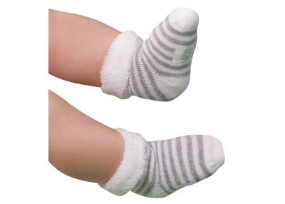 Chaussettes bouclette ray�e bicolore coloris blanc