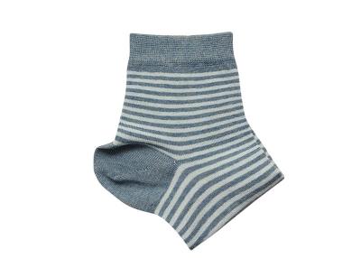 Chaussettes chin�e ray�e coloris bleu