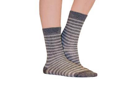 Chaussettes ray�e coloris gris